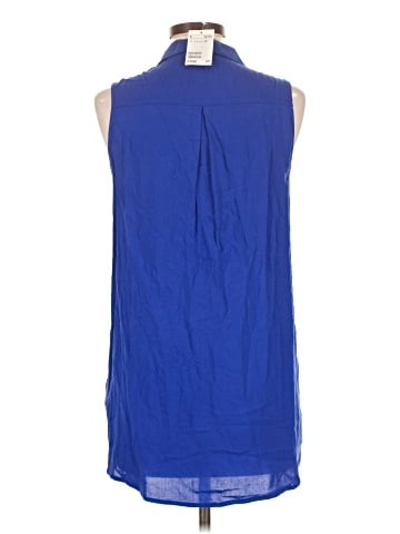 Divided by H&M Sleeveless Button-Down Shirt (view 2)