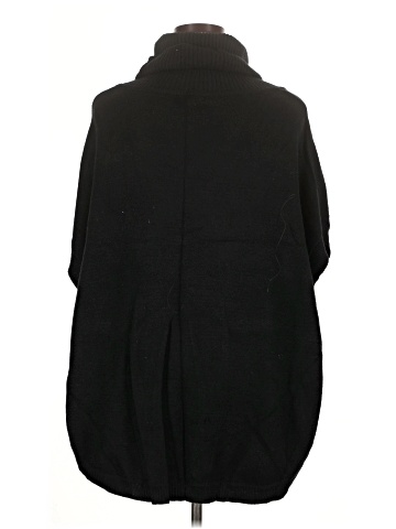 Sisters Poncho (view 2)