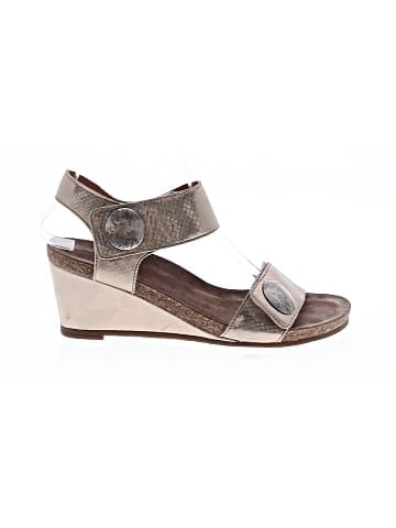 Taos Wedges (view 1)
