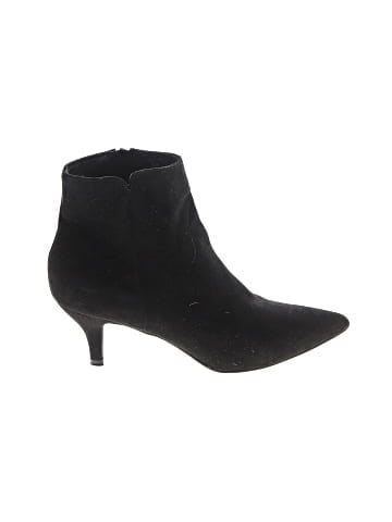 Journee Collection Ankle Boots (view 1)