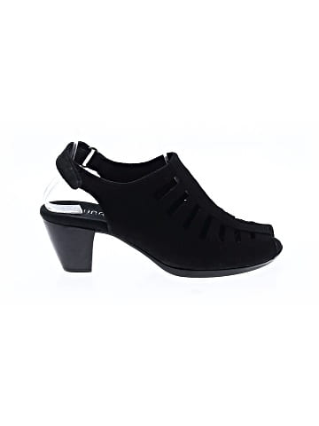 Munro American Heels (view 1)