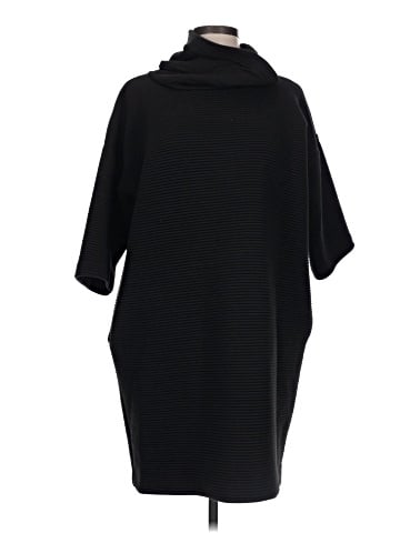 Elliott Lauren Poncho (view 1)
