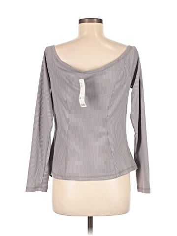 Urban Outfitters 3/4 Sleeve T-Shirt (view 2)