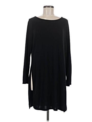 Lisa Rinna Long Sleeve T-Shirt (view 1)