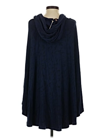 XCVI Poncho (view 2)