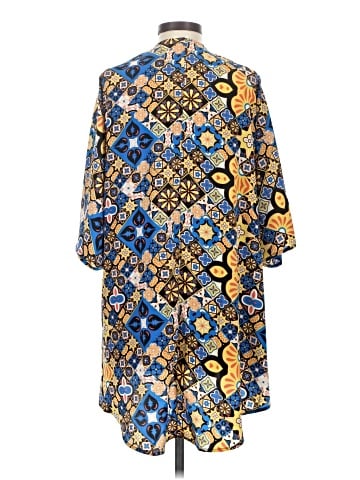 Lularoe Cardigan (view 2)