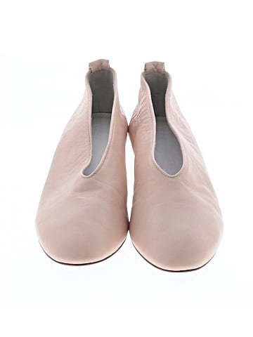 Gray Matters Flats (view 2)