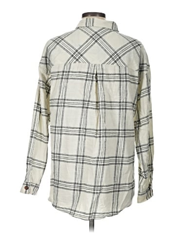Maurices Long Sleeve Button-Down Shirt (view 2)