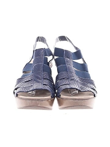 Munro American Heels (view 2)
