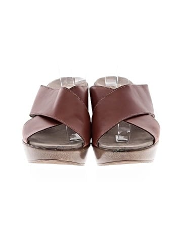 Munro American Heels (view 2)
