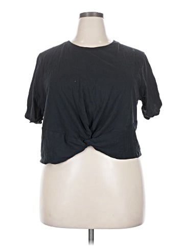 Fabletics Short Sleeve T-Shirt (view 1)