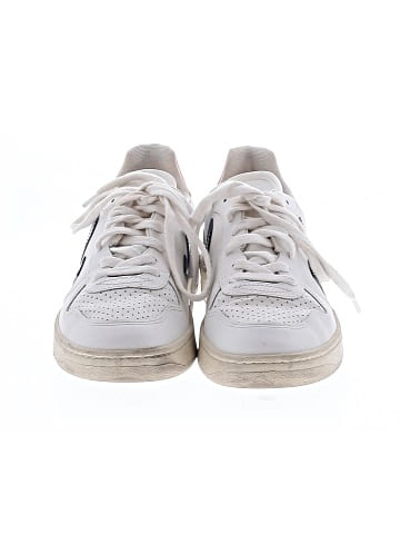 VEJA Sneakers (view 2)