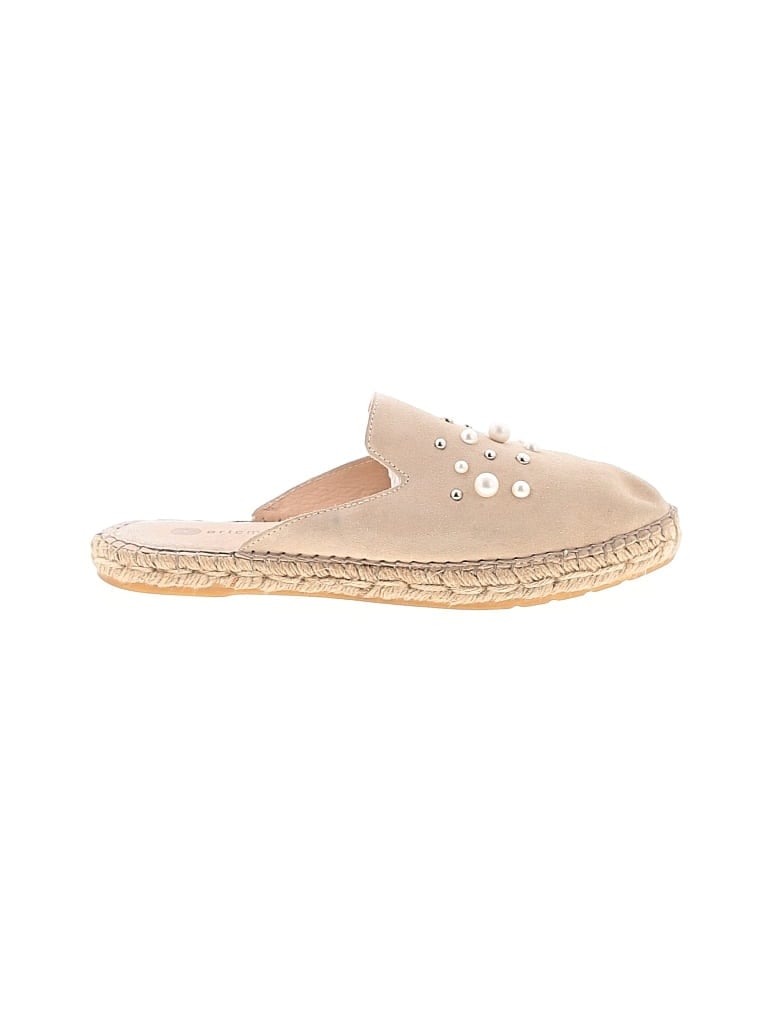 Pre-owned Eric Michael Flats In Ivory