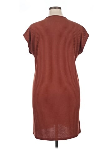 Old Navy Casual Dress (view 2)