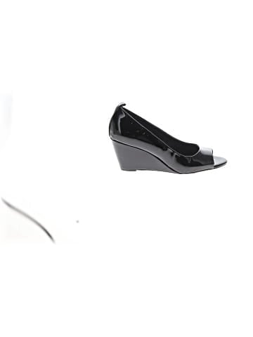 Kenneth Cole REACTION Wedges (view 1)