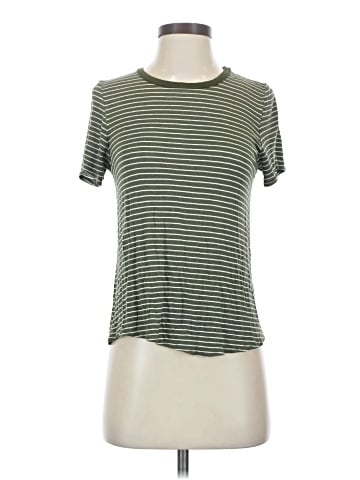Charlotte Russe Short Sleeve T-Shirt (view 1)