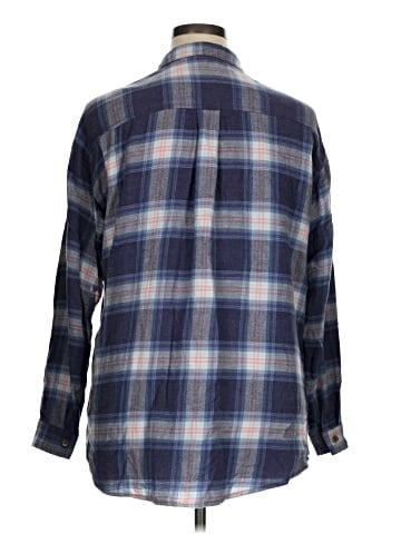 Maurices Long Sleeve Button-Down Shirt (view 2)