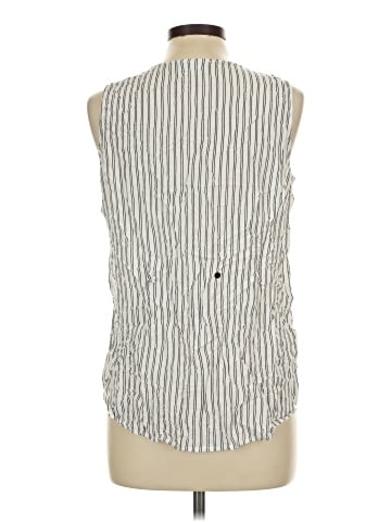 Liz Claiborne Sleeveless Button-Down Shirt (view 2)