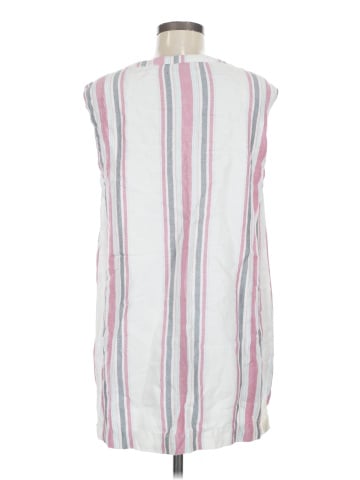 Cupcakes & Cashmere Casual Dress (view 2)