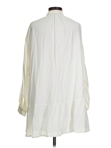 Elizabeth and James 3/4 Sleeve Blouse (view 2)