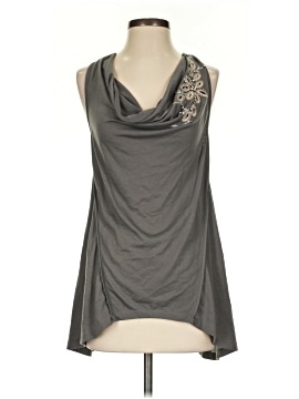 Robbi & Nikki Sleeveless Blouse