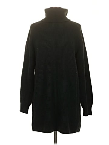 Uniqlo Turtleneck Sweater (view 1)