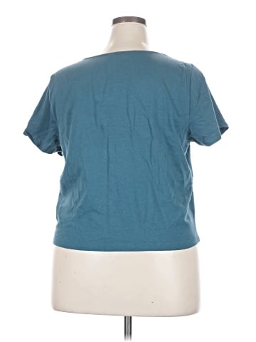 Charlotte Russe Short Sleeve T-Shirt (view 2)