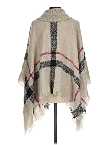 Goodnight Macaroon Poncho (view 2)