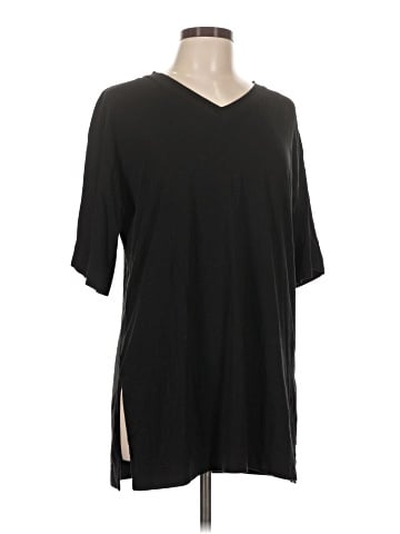 Uniqlo Short Sleeve T-Shirt (view 1)