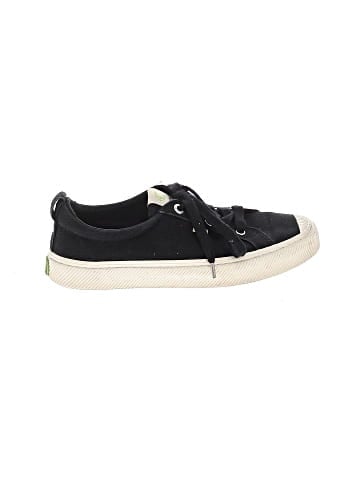 Cariuma Sneakers (view 1)