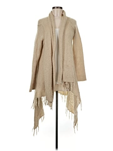 Carducci Poncho (view 1)