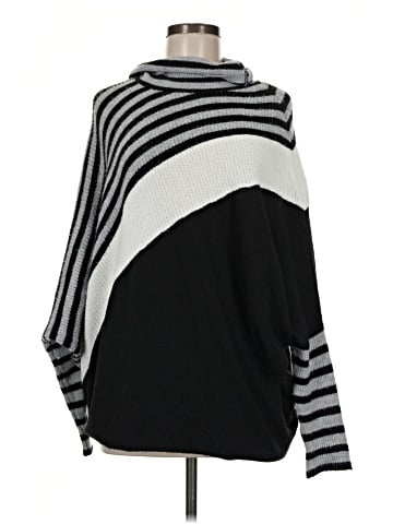 I.N. Studio Poncho (view 1)