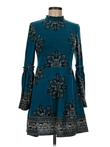 Xhilaration Casual Dress (view 1)