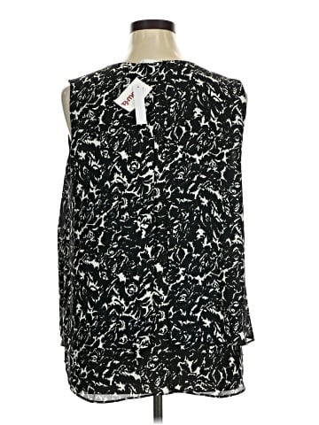 Violet & Claire Sleeveless T-Shirt (view 2)