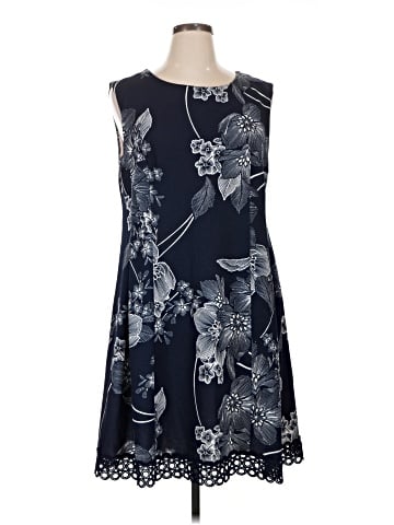 Sandra Darren Casual Dress (view 1)