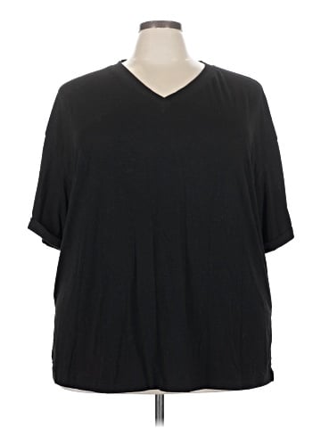 Trendy Queen Short Sleeve T-Shirt (view 1)