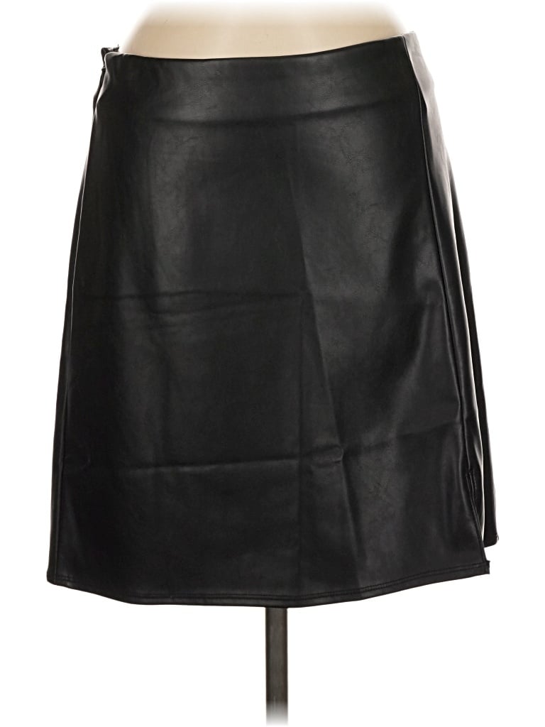 Pre-owned Old Navy Faux Leather Skirt In Black