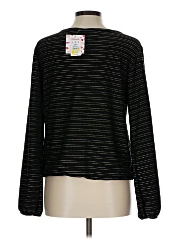 Free Kisses Long Sleeve T-Shirt (view 2)