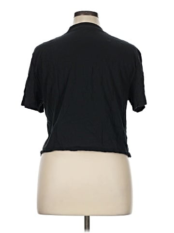 Fabletics Short Sleeve T-Shirt (view 2)