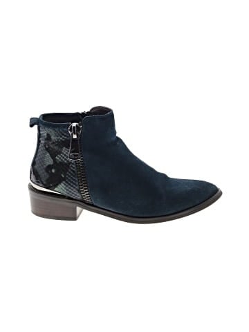 Alma en Pena Ankle Boots (view 1)
