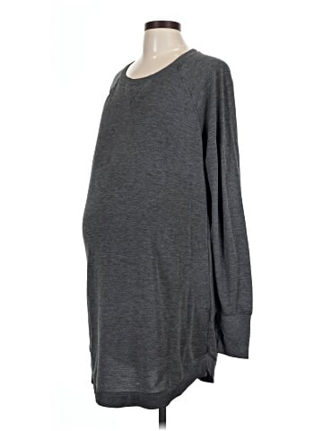 Liz Lange Maternity Long Sleeve T-Shirt (view 1)