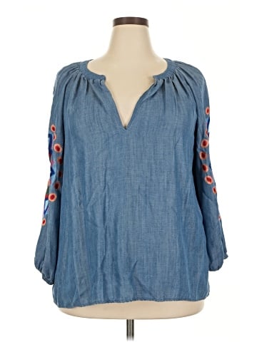 Romeo & Juliet Couture 3/4 Sleeve Blouse (view 1)