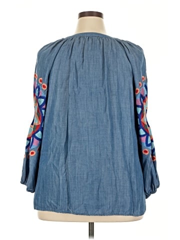 Romeo & Juliet Couture 3/4 Sleeve Blouse (view 2)