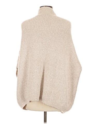 Akemi + Kin Poncho (view 2)