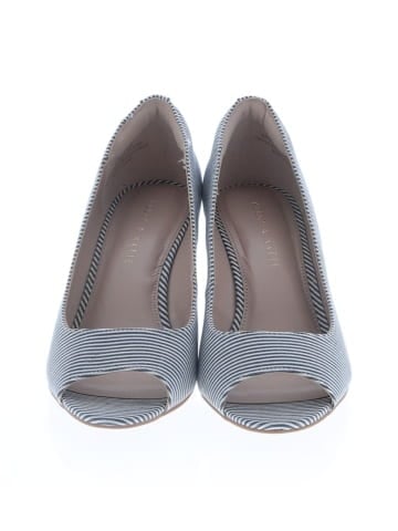 Kelly & Katie Wedges (view 2)
