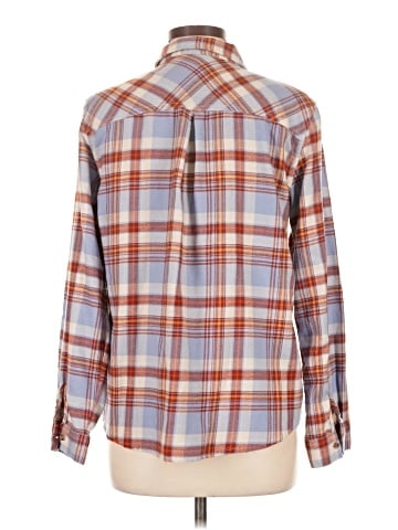 Maurices Long Sleeve Button-Down Shirt (view 2)