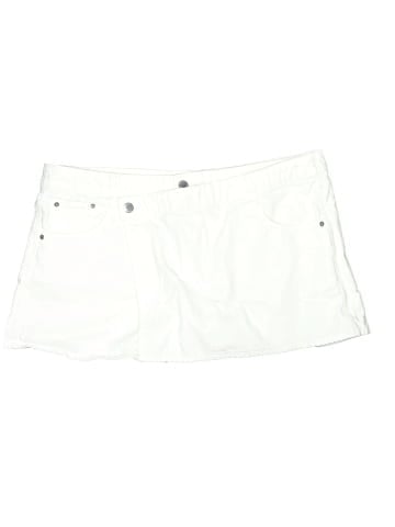 Universal Thread Shorts (view 1)