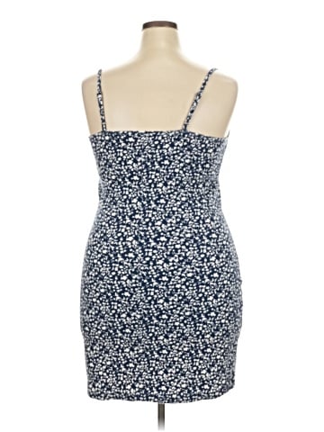Old Navy Casual Dress (view 2)