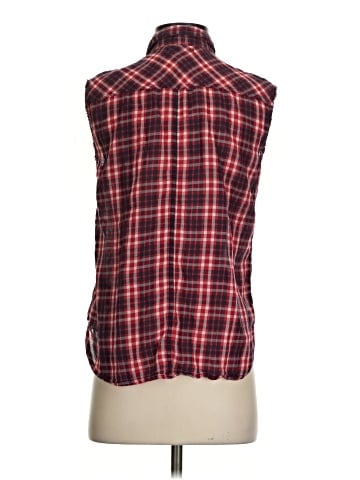 BDG Sleeveless Button-Down Shirt (view 2)