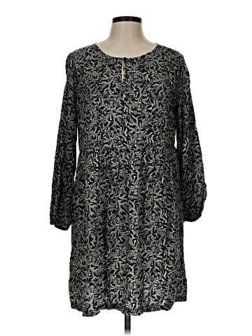 Old Navy Casual Dress (view 1)